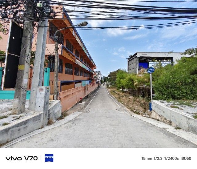 ใช่ ขายโรงเรียนติดถนนสุขุมวิท  ทำเลทอง สนใจโทรคุย รูปที่ 2