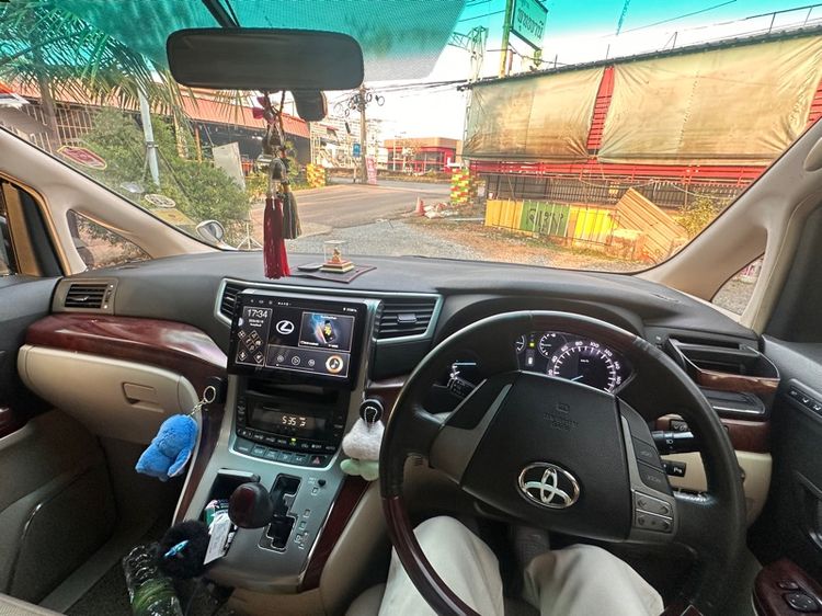 รถ Toyota Alphard 2.4 V สี เทา
