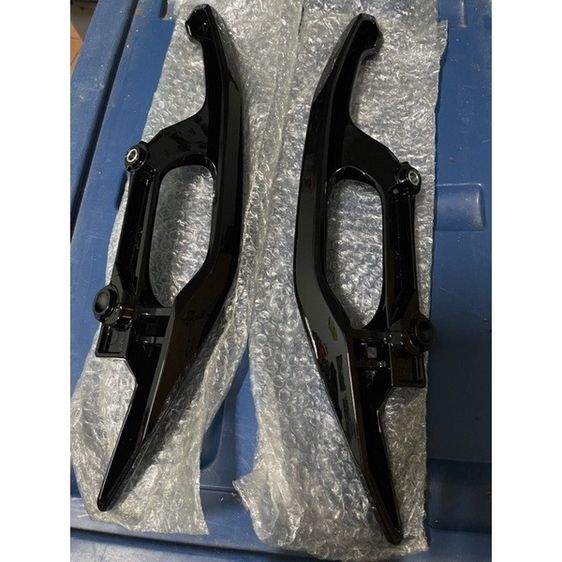 อะไหล่แท้ถอดรถ ที่จับกันตกท้าย Honda Forza 350 (ปี 2022) สีดำเงา สภาพสวยกริบ รูปที่ 4