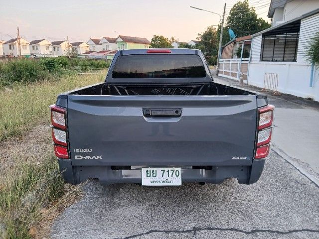 Isuzu D-MAX 2024 1.9 S Pickup ดีเซล ไม่ติดแก๊ส เกียร์ธรรมดา เทา รูปที่ 3