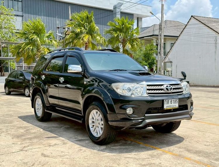 Toyota Fortuner 2011 3.0 V Utility-car ดีเซล ไม่ติดแก๊ส เกียร์อัตโนมัติ ดำ รูปที่ 3
