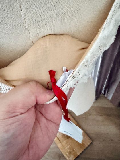 วันนี้พร้อมส่งทันทีและพร้อม Express Delivery ครับ เสื้อ crop top LynAround ผ้านุ่มมีซับในระบายพริ้ว รูปที่ 10