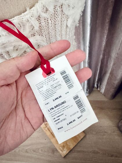 วันนี้พร้อมส่งทันทีและพร้อม Express Delivery ครับ เสื้อ crop top LynAround ผ้านุ่มมีซับในระบายพริ้ว รูปที่ 12