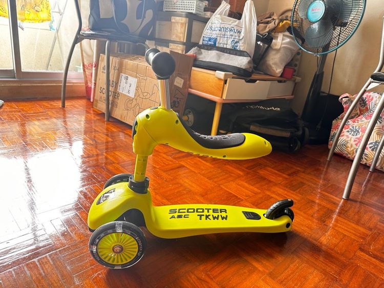 รถสกูตเตอร์ขาไถ่เด็ก รูปที่ 2