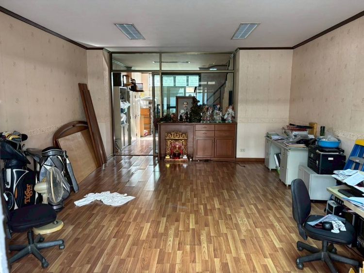 โฮมออฟฟิศ 4 ชั้น ใกล้รถไฟฟ้า รูปที่ 2