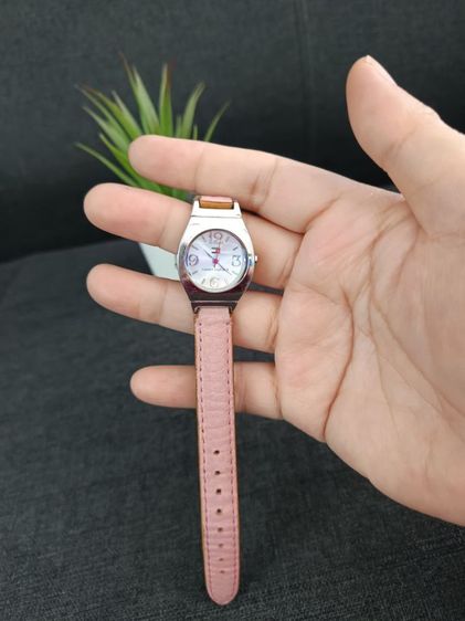 ส่งต่อ นาฬิกา มือสอง Tommy watch  แท้ มือสอง สภาพดี สายหนังแท้ เรือนสาย สามารถใส่ได้ทั้ง 2 สี สีชมพู กับ สีน้ำตาล ใส่ได้ทุกลุคค่ะ รูปที่ 8