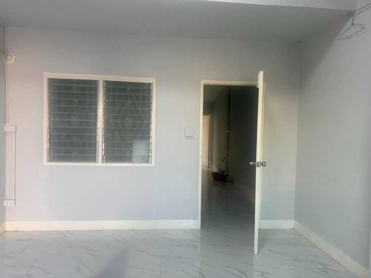 อื่นๆ มีบางส่วน ขายทาวน์เฮ้าส์ชั้นเดียว พร้อมอยู่ ทำเลทอง 300 ถึงตลาด ฟรีโอน ต่อรองได้ รูปที่ 4