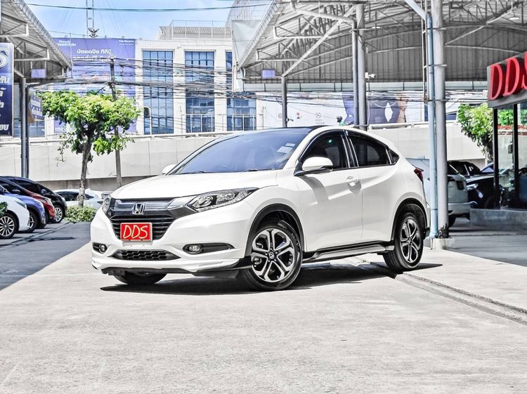 รถ Honda HR-V 1.8 E สี ขาว