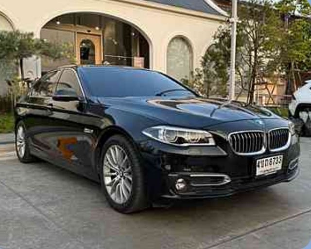 รถ BMW Series 5 528i สี ดำ