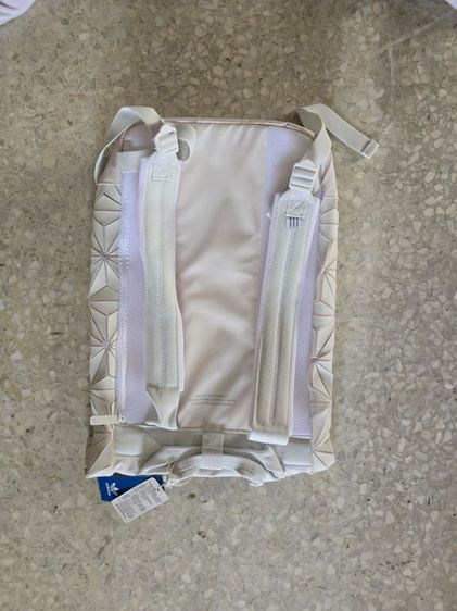 กระเป๋าเป้ Adidas Originals 3D Roll-Top มือหนึ่ง ส่งต่อ ราคาเพียง 2,199 บาท รูปที่ 3