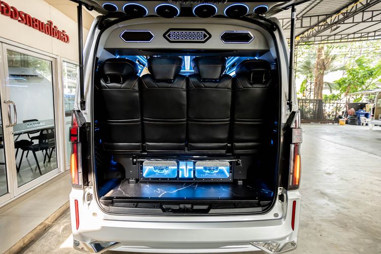 Toyota Commuter 2025 2.8 Van ดีเซล ไม่ติดแก๊ส เกียร์อัตโนมัติ เทา รูปที่ 3