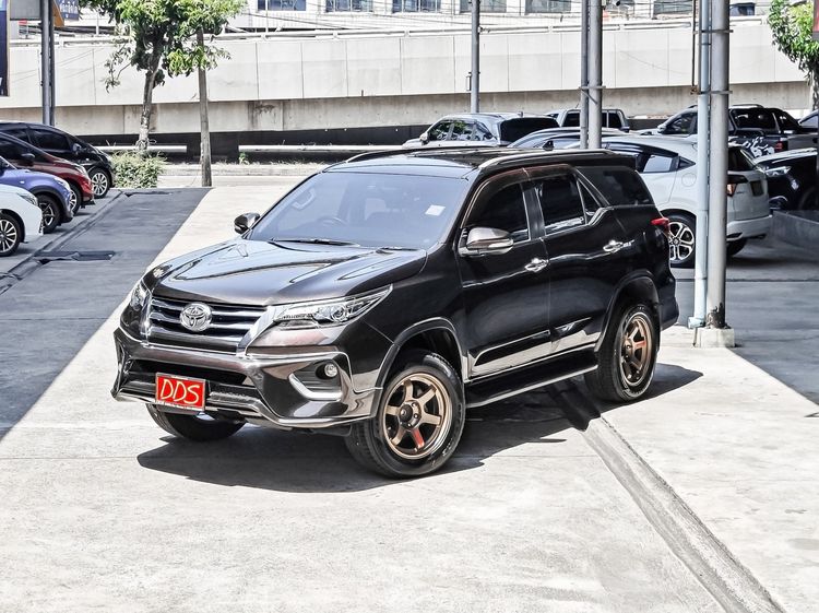 Toyota Fortuner 2017 2.4 V Utility-car ดีเซล เกียร์อัตโนมัติ น้ำตาล รูปที่ 2
