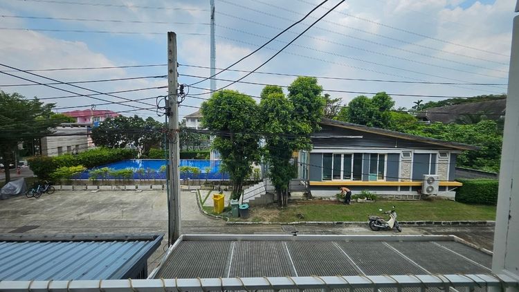 มีบางส่วน 2017 ทาวน์โฮมมือสองนนทบุรี ม.โกลเด้นทาวน์ ปิ่นเกล้า-จรัญฯ เนื้อที่ 22.6 ตร.ว  5 นอน 4 น้ำ หน้ากว้าง 5 เมตร  รูปที่ 3