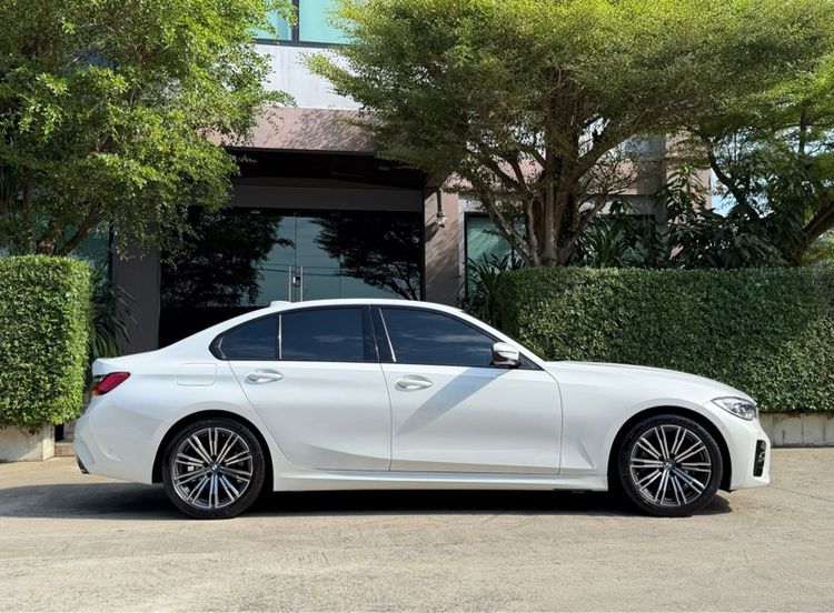 BMW Series 3 2021 320d Sedan ดีเซล ไม่ติดแก๊ส เกียร์อัตโนมัติ ขาว รูปที่ 2