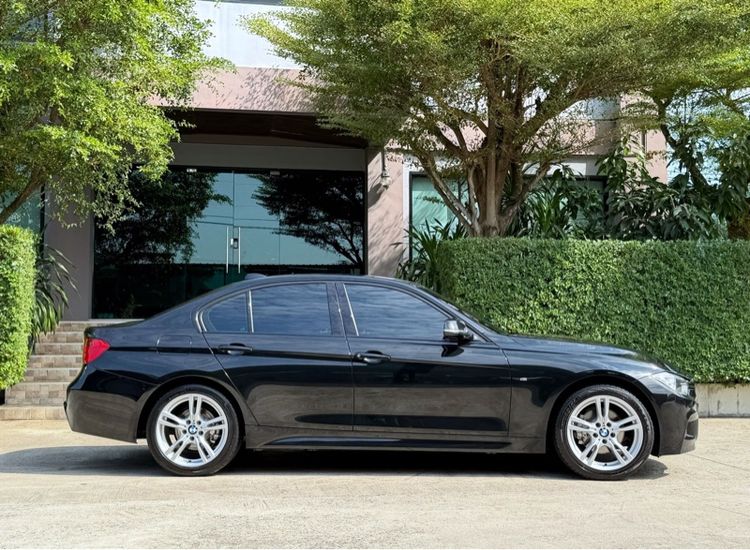 BMW Series 3 2016 320d Sedan ดีเซล ไม่ติดแก๊ส เกียร์อัตโนมัติ ดำ รูปที่ 2
