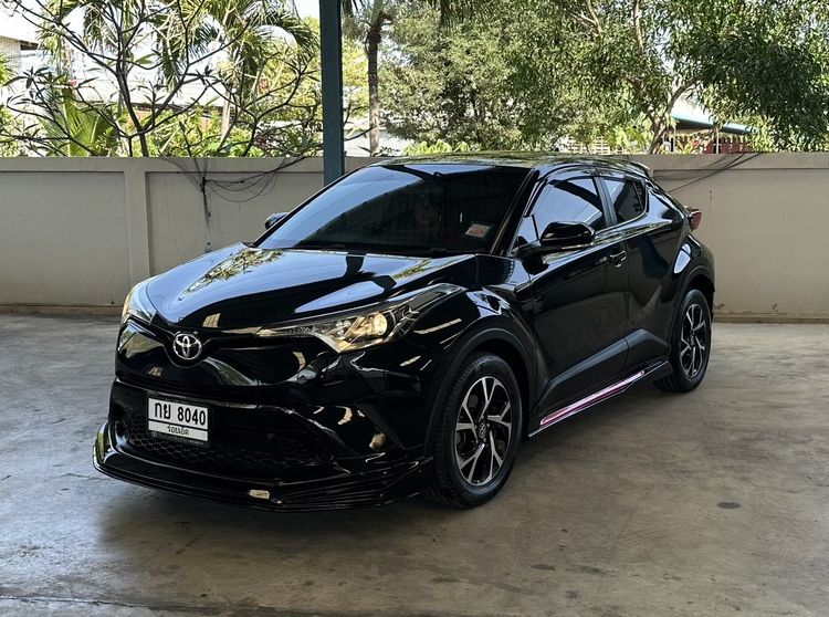 รถ Toyota C-HR 1.8 Mid สี ดำ