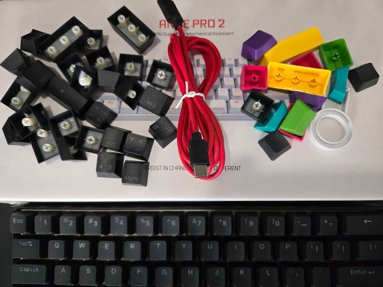 Anne Pro 2 60 Mechanical Keyboard สีดำ มือสอง switch gateron red รูปที่ 2