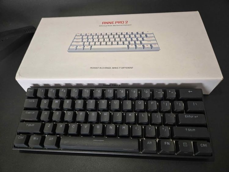 Anne Pro 2 60 Mechanical Keyboard สีดำ มือสอง switch gateron red