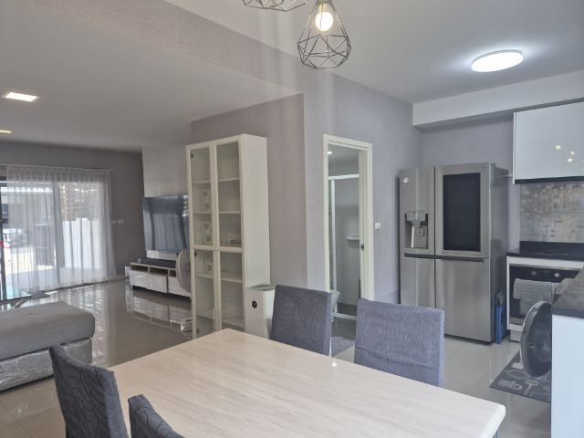 Pruksa 2020 ตกแต่งครบ ไม่ใช่ ปล่อยบ้านให้เช่า พระราม2 ซอย 28 บางมด จอมทอง  รูปที่ 2