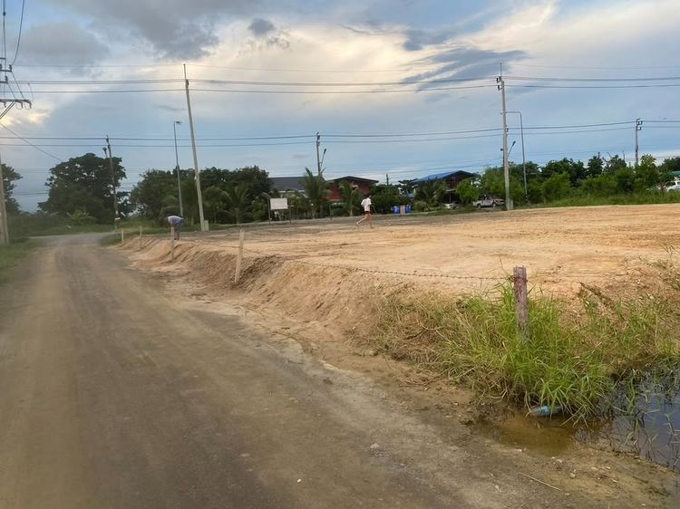 ขายที่เปล่า ติดถนนใหญ่ เส้นคุ้มเกล้า รูปที่ 3