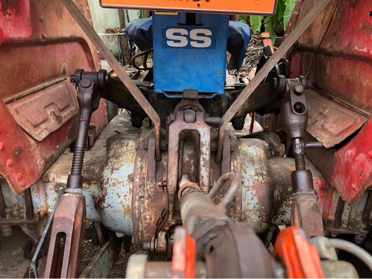 รถไถแมสซีย์ รุ่น 165 (รถไถ Massey 165) รูปที่ 8