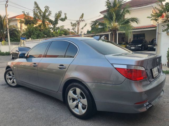 BMW Series 5 2004 525i Sedan เบนซิน ไม่ติดแก๊ส เกียร์อัตโนมัติ เทา รูปที่ 4