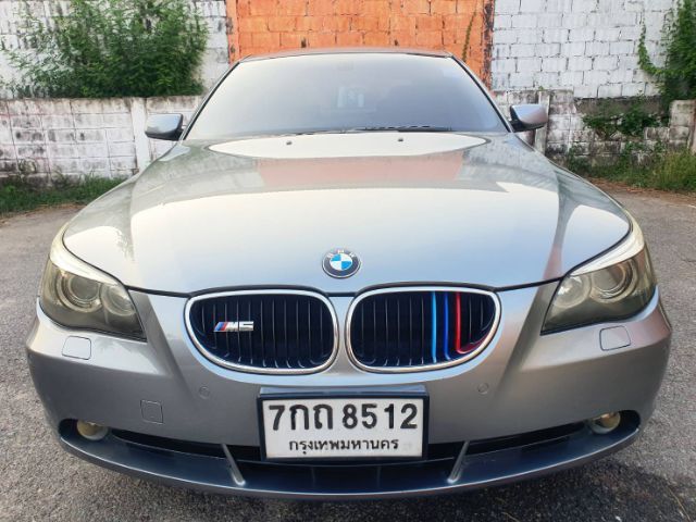 รถ BMW Series 5 525i สี เทา