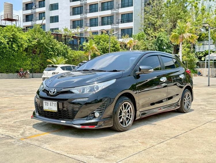 รถ Toyota Yaris 1.2 G สี ดำ