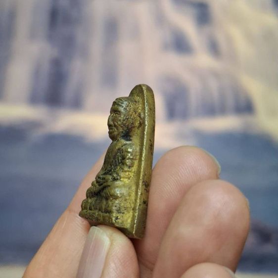 รูปหล่อเตารีดหลวงพ่อทวดปี06 วัดใหม่อัมพรโคราช สภาพพอสวยครับ รูปที่ 3