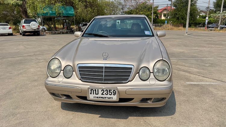 รถ Mercedes-Benz E-Class E240 สี บรอนซ์ทอง