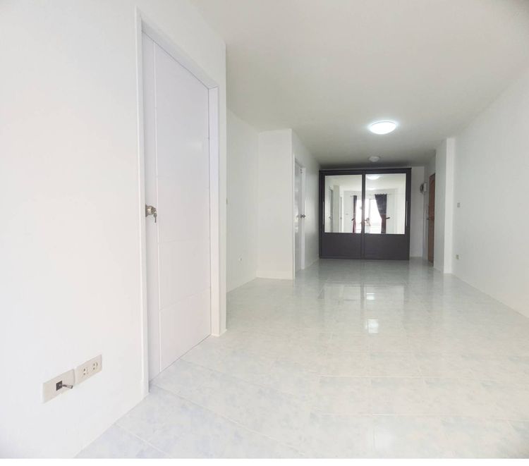 อื่นๆ ไม่อนุญาต ไม่มี สร้างเสร็จก่อน 2010 ขายด่วน คอนโด 2 ห้องนอน ย่านจตุจักร  รูปที่ 2