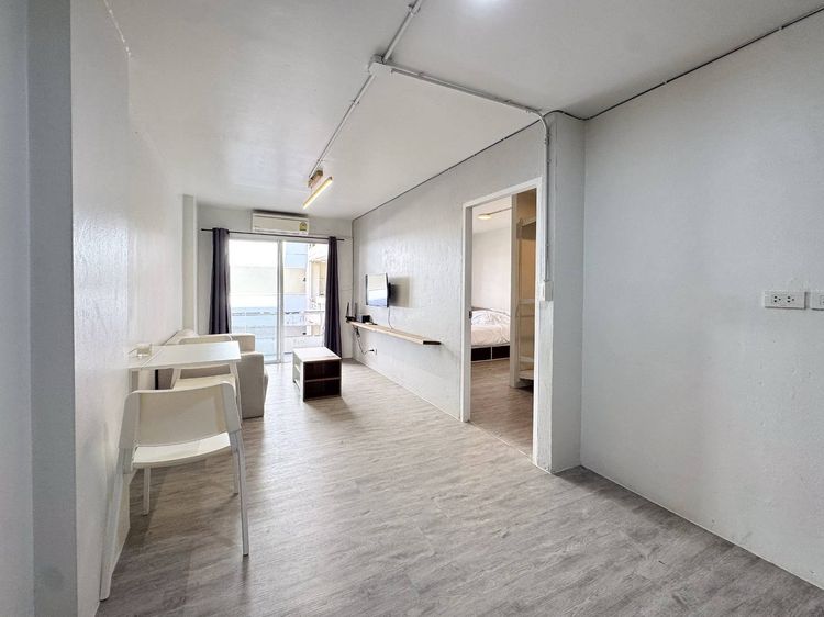 ขายด่วน คอนโด ตกแต่งใหม่พร้อมเข้าอยู่ ย่านจตุจักร