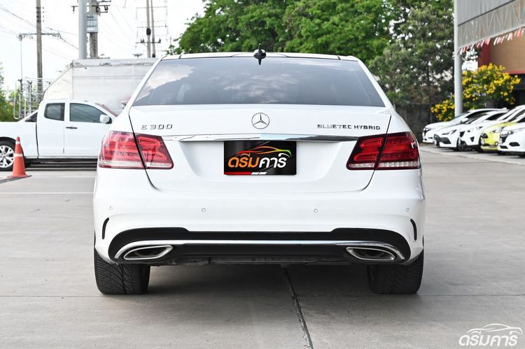 Mercedes-Benz E-Class 2014 E300 Sedan ไฮบริด ไม่ติดแก๊ส เกียร์อัตโนมัติ ขาว รูปที่ 4