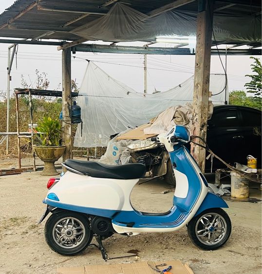Vespa รูปที่ 4