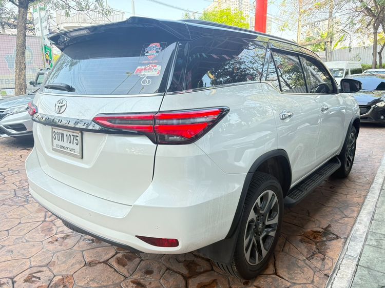 Toyota Fortuner 2022 2.4 Commander Utility-car ดีเซล ไม่ติดแก๊ส เกียร์อัตโนมัติ ขาว รูปที่ 3
