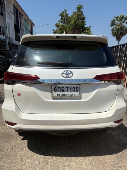 Toyota Fortuner 2016 2.4 V Utility-car ดีเซล เกียร์อัตโนมัติ ขาว รูปที่ 4