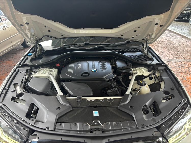 BMW Series 5 2021 520d Sedan ดีเซล ไม่ติดแก๊ส เกียร์อัตโนมัติ ขาว รูปที่ 2