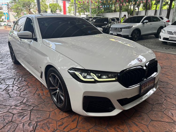 รถ BMW Series 5 520d สี ขาว