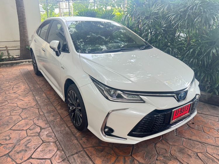 รถ Toyota Altis 1.8 Hybrid Premium สี ขาว