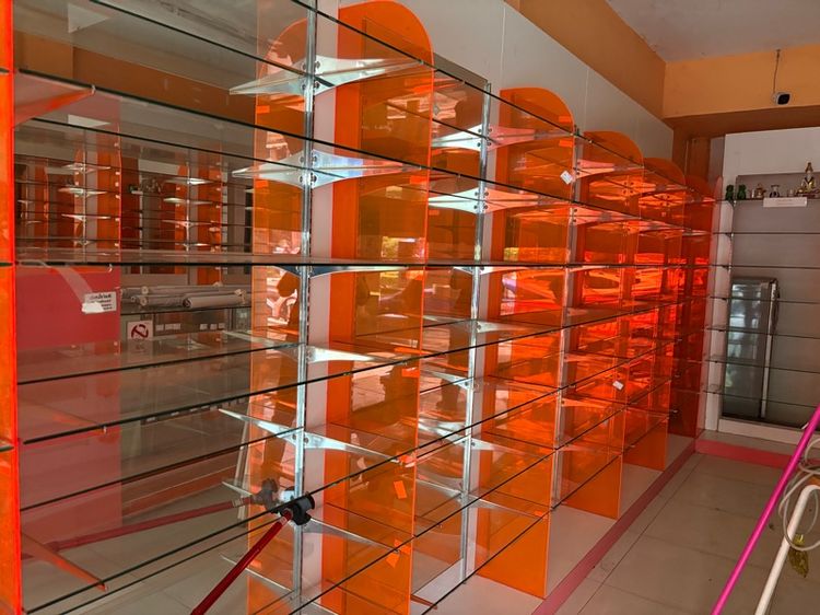 ชั้นวางยา ตู้ยา ในร้านยา ขายทั้งชุด สำหรับอาคาร 1 คูหา รูปที่ 2