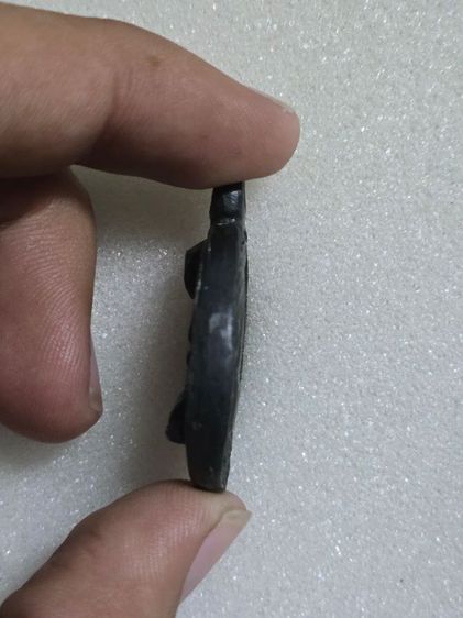 หลวงพ่อไปล่เหรียญไข่ รุ่น 2 เนื้อสำริด หลังเจดีย์ รูปที่ 2