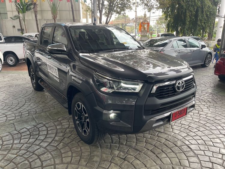 รถ Toyota Hilux Revo Double Cab 2.4 Mid Prerunner สี เทา