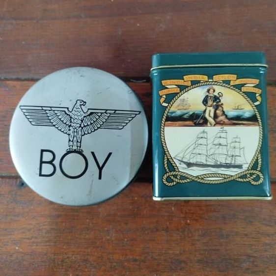 กระป๋องสังกะสีเก่า