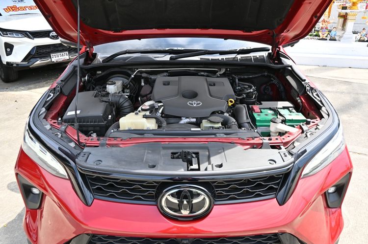 Toyota Fortuner 2022 2.8 Legender Utility-car ดีเซล ไม่ติดแก๊ส เกียร์อัตโนมัติ แดง รูปที่ 4