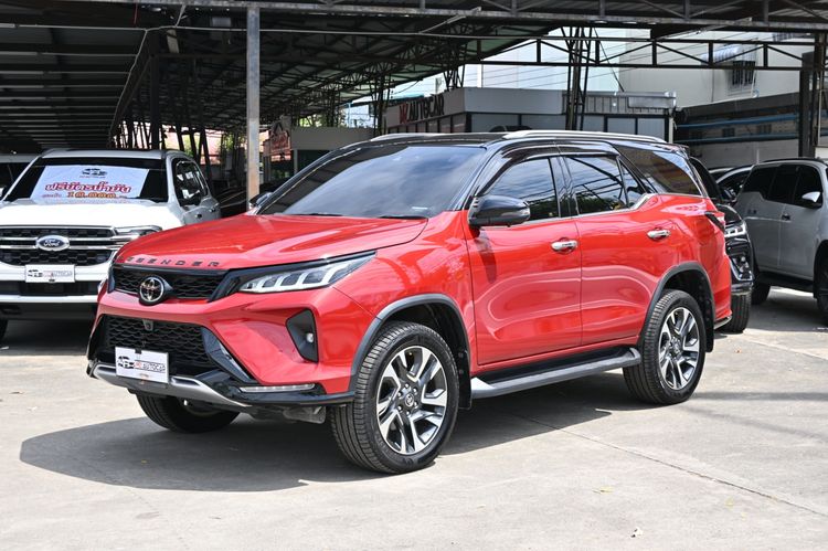 รถ Toyota Fortuner 2.8 Legender สี แดง