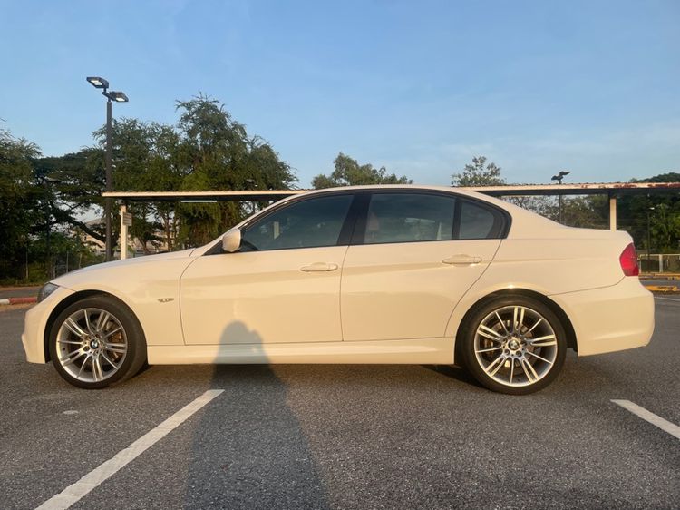 BMW Series 3 2012 320d Sedan ดีเซล ไม่ติดแก๊ส เกียร์อัตโนมัติ ขาว รูปที่ 4