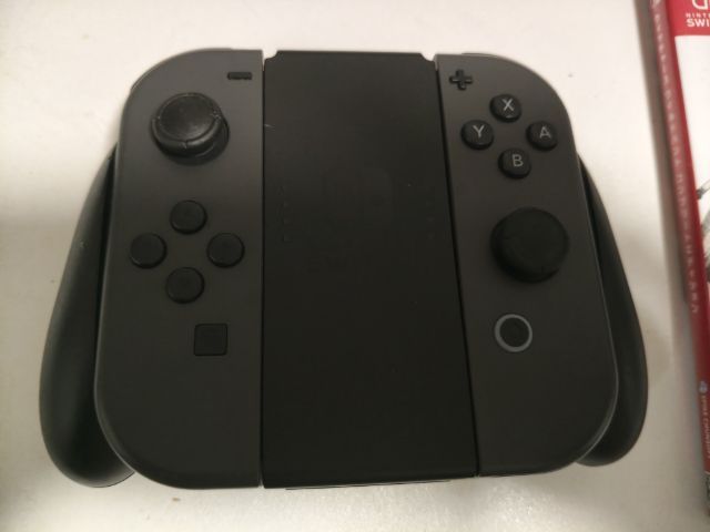 ปล่อย Nintendo Switch ตัวสีดำพร้อมเกมส์ The witcher รูปที่ 4