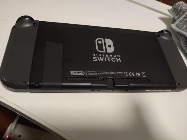 ปล่อย Nintendo Switch ตัวสีดำพร้อมเกมส์ The witcher รูปที่ 7