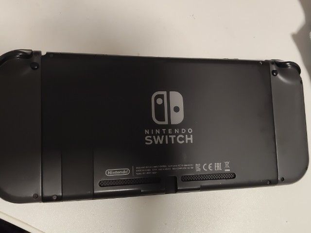 ปล่อย Nintendo Switch ตัวสีดำพร้อมเกมส์ The witcher รูปที่ 6