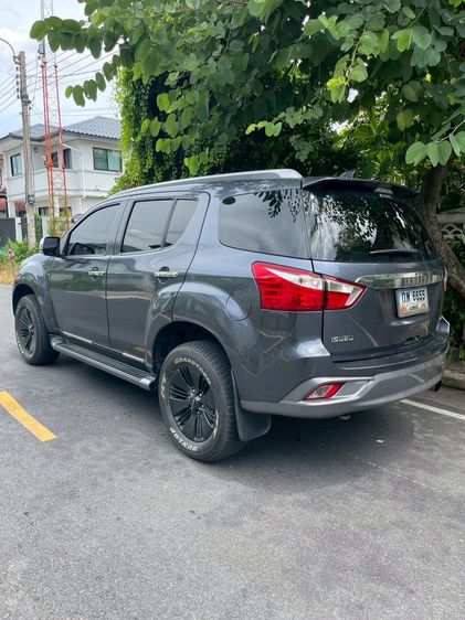 Isuzu MU-X 2018 1.9 Utility-car ดีเซล เกียร์อัตโนมัติ บรอนซ์เงิน รูปที่ 3